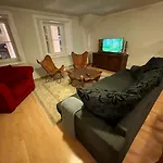 3 Bedroom Unique Apartment In Old Town
