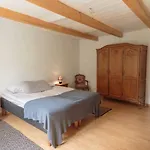 3 Bedroom Unique Apartment In Old Town